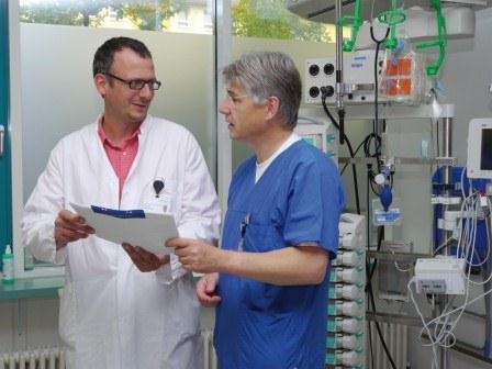 Dr. Marcus Thomé und Dr. habil. Markus Gehling im Gespräch auf der...