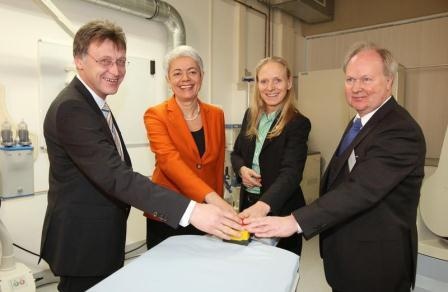 Prof. Dr.-Ing. Jens Strackeljan, Staatssekretärin Cornelia Quennet-Thielen,...