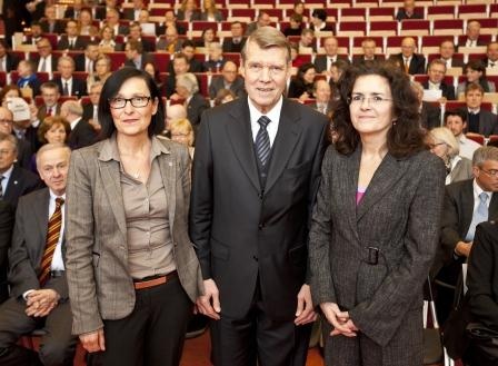 Prof. Dr. Dieter Bitter-Suermann – hier mit Ministerin Dr. Gabriele...