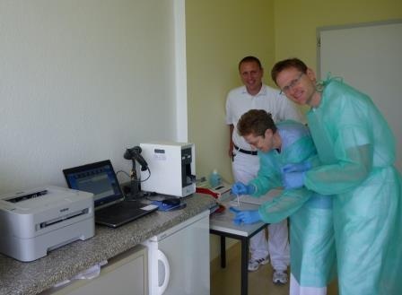 Jens Brade, Oberarzt an der MEDIAN Orthopädischen Klinik Braunfels, sowie...