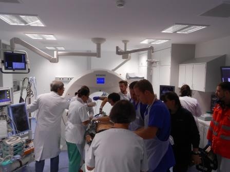 Teamwork unter Hochdruck: Schwerstverletztenversorgung im neuen Schockraum des...