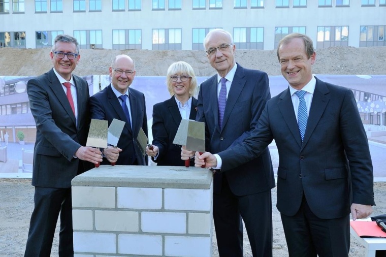 CIO Grundsteinlegung: Prof. Dr. Edgar Schömig, Staatssekretär Thomas...