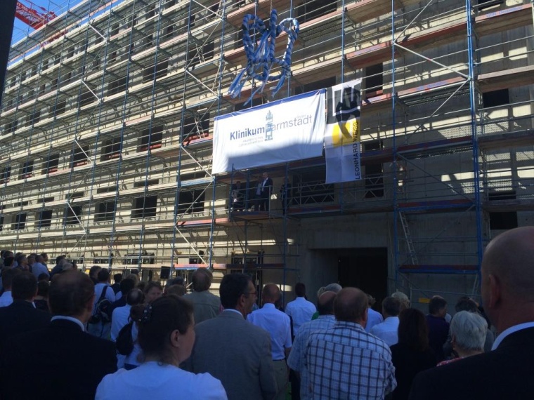 Klinikum Darmstadt feiert Richtfest des ersten Bauabschnitts des Zentralen...