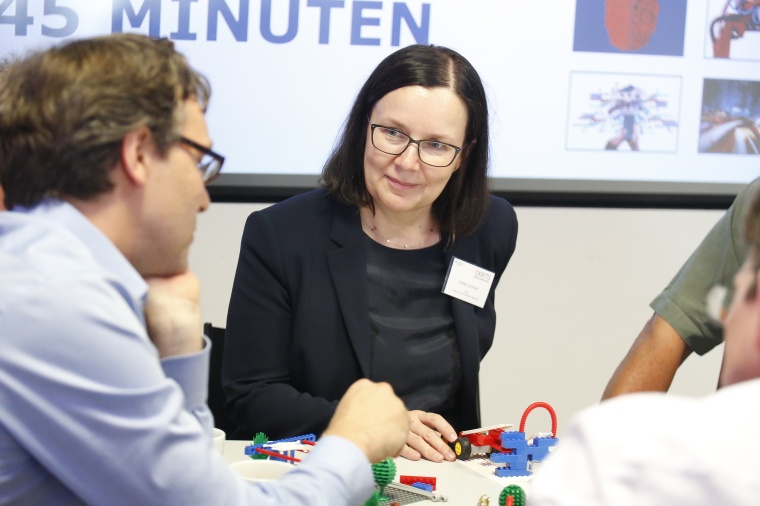 Die Professorin Ulrike Lechner leitete den Kreativworkshop.