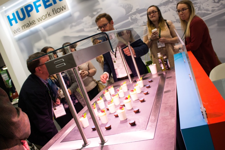 Der Innovationspreis in Gold geht für die innovative Speisenpräsentation an...