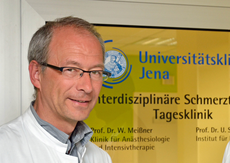 Der Leiter der Sektion Schmerztherapie am Universitätsklinikum Jena, Prof....