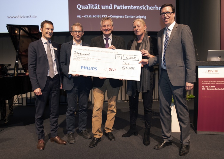 Die Preisträger des Forschungsförderpreises Delir-Management Foto: Mike...