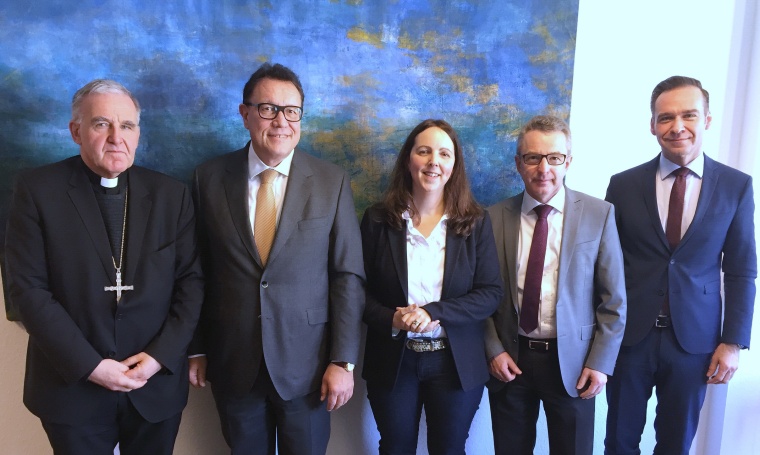 Foto (© DiCV Aachen) v.l.n.r.: Weihbischof Dr. theol. J. Bündgens...