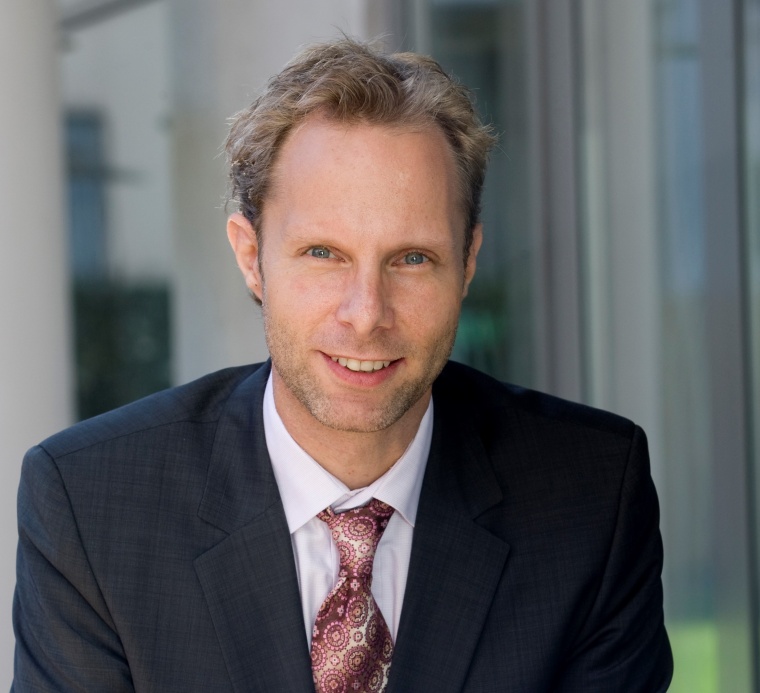 3M Innovation Manager Andreas Kassner und das Entwicklerteam von 3M Health...