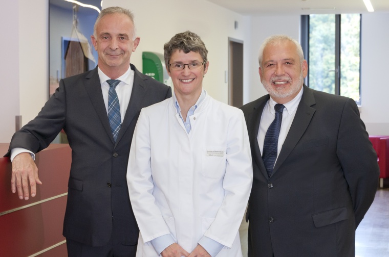 v.l.n.r.: Hans-Peter Jochum (Geschäftsführer), Prof. Dr. Kirsten Schmieder...