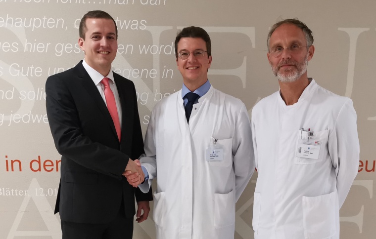 Geschäftsführer, Dr. Christian Frank, und Prof. Joachim Weil, Direktor des...