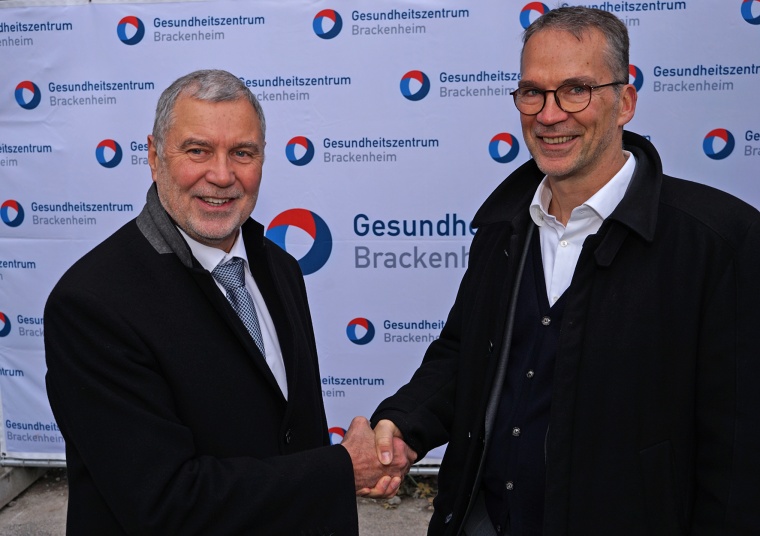 Freuen sich über die nachhaltige Sicherung der medizinischen Grundversorgung...