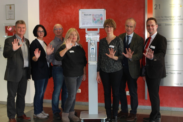 Die Krankenhausleitung und das Team Krankenhaushygiene des BKH Günzburg: (v....