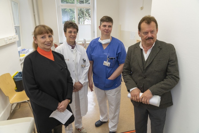 v.l.n.r.: Sachsens Gesundheitsministerin Köpping im Gespräch mit Dr. de With,...