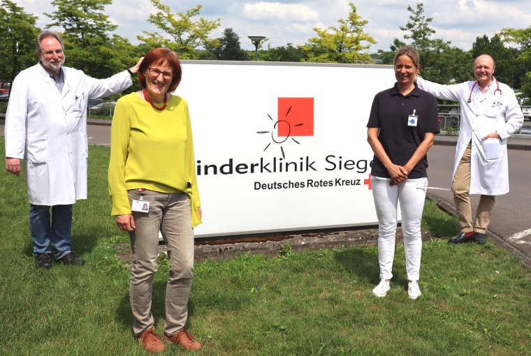 v.l.: Chefarzt Dr. Holger Petri (SPZ), Kinderärztin Martina Fabian,...