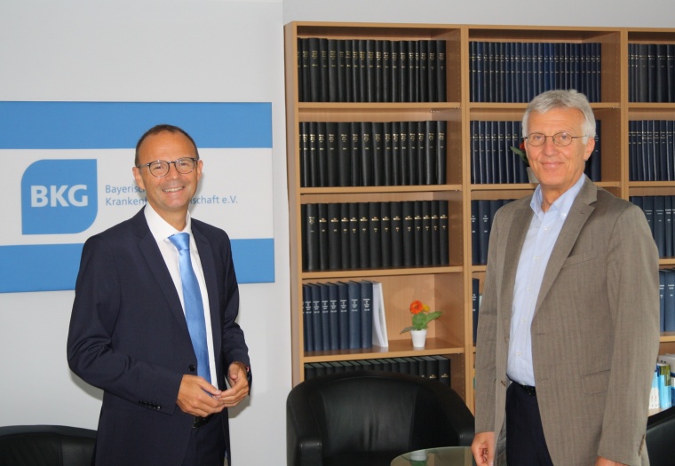 BKG-Geschäftsführer Siegfried Hasenbein begrüßt seinen Nachfolger Roland...