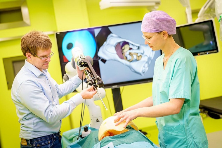 Autonome Robotersysteme und weitere intelligente Assistenzsysteme sollen das...