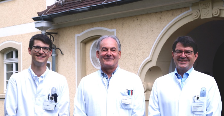 v.l.n.r.: Dr. Fabian Westhauser, Dr. Jörg Fellenberg und Prof. Dr. Burkhard...