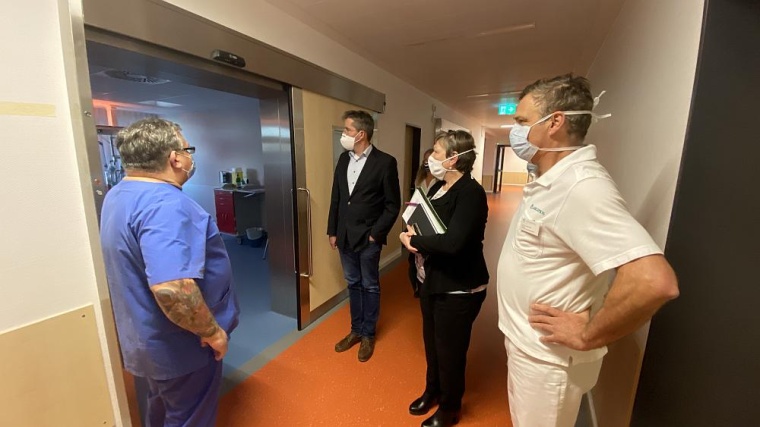 Ist begeistert von der neuen Intensivstation: Goslars Oberbürgermeister Dr....