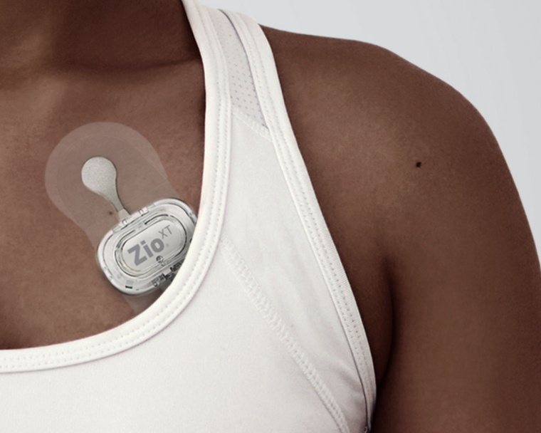 In das Rhythmuspflaster ist eine EKG-Aufzeichnungseinheit integriert, die den...