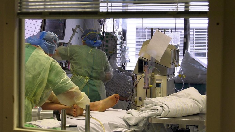 Behandlung von Covid-19-Patienten auf der Intensivstation im...