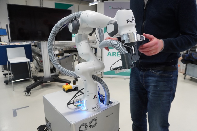 Am Technologiepark NOI in Bozen ist ein Demonstrator des Desinfektionsroboters...