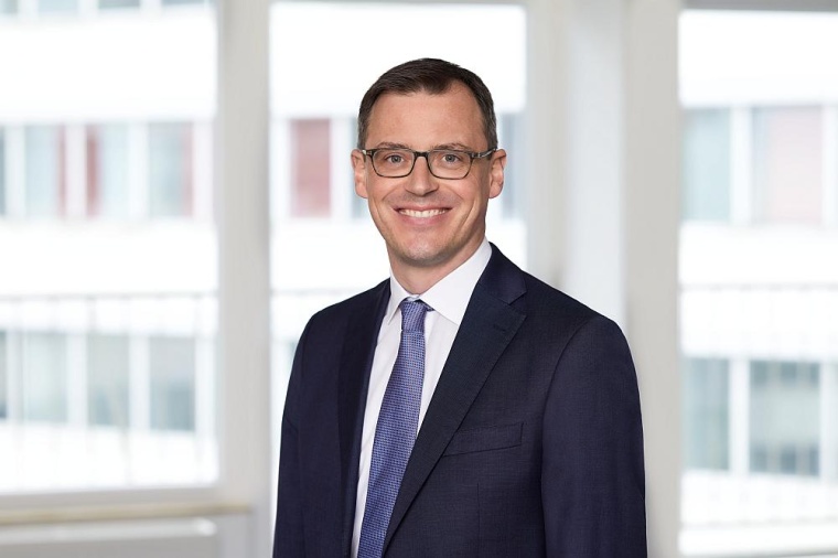 Prof. Maximilian Petri ist Chefarzt für Orthopädie im Johanna Etienne...