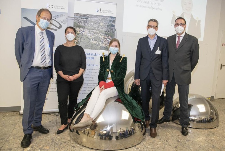 (v.l.) Freuen sich über die kindgerechte Umgestaltung der...