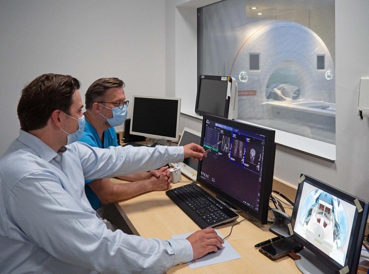 Seit Juli 2021 steht der diagnostischen und interventionellen Radiologie am...