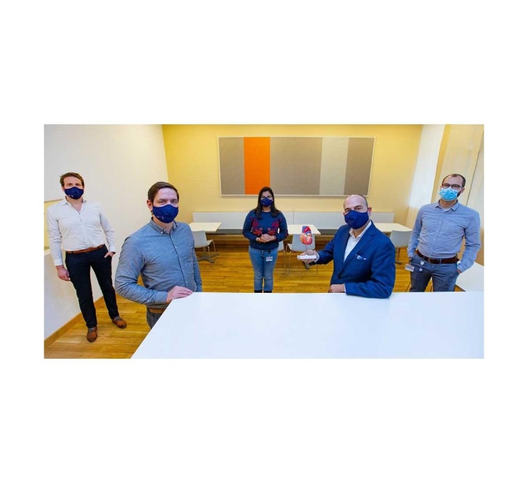 v.l.: Dr. Anselm Derda, Dr. Christian Bär, Dr. Ankita Garg, Prof. Dr. Dr....