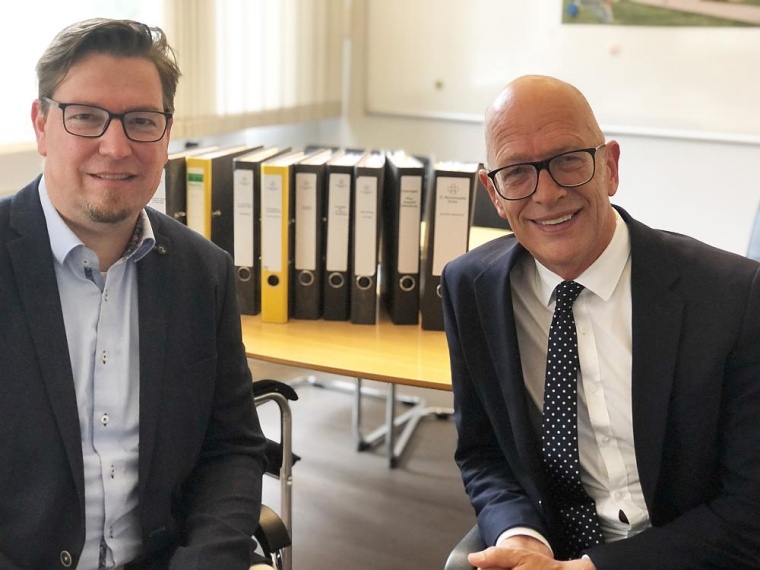 Dr. Carsten Giehoff, IT-Leiter der Schwester Euthymia Stiftung, und Ulrich...