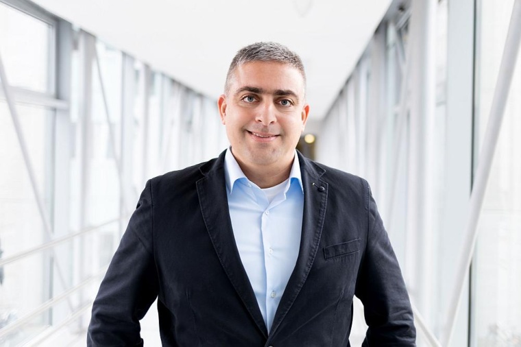 Prof. Dr. Denis Schewe. Foto: Sarah Kossmann/ Universitätsmedizin Magdeburg