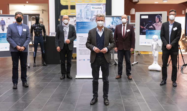 Wissenschaftsminister Sibler informierte sich über das Zentrum für Sensorik...