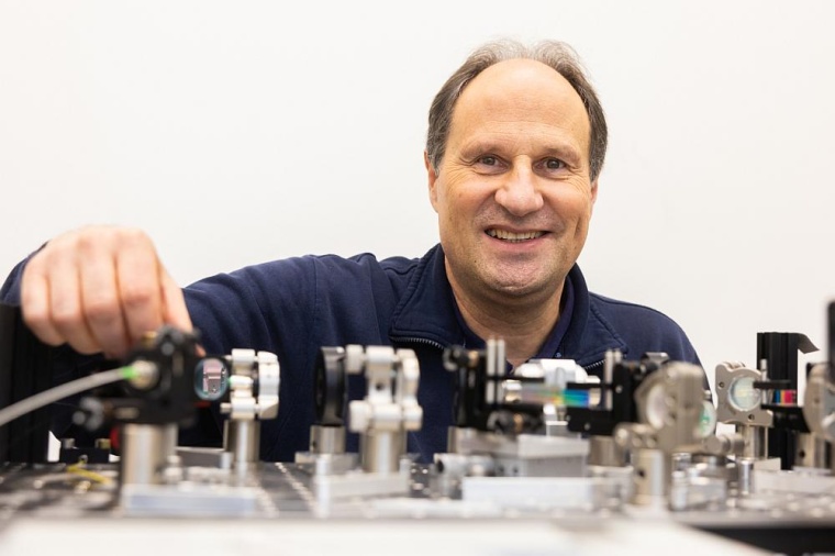 Prof. Dr. Thomas Huser von der Universität Bielefeld leitet das neue...