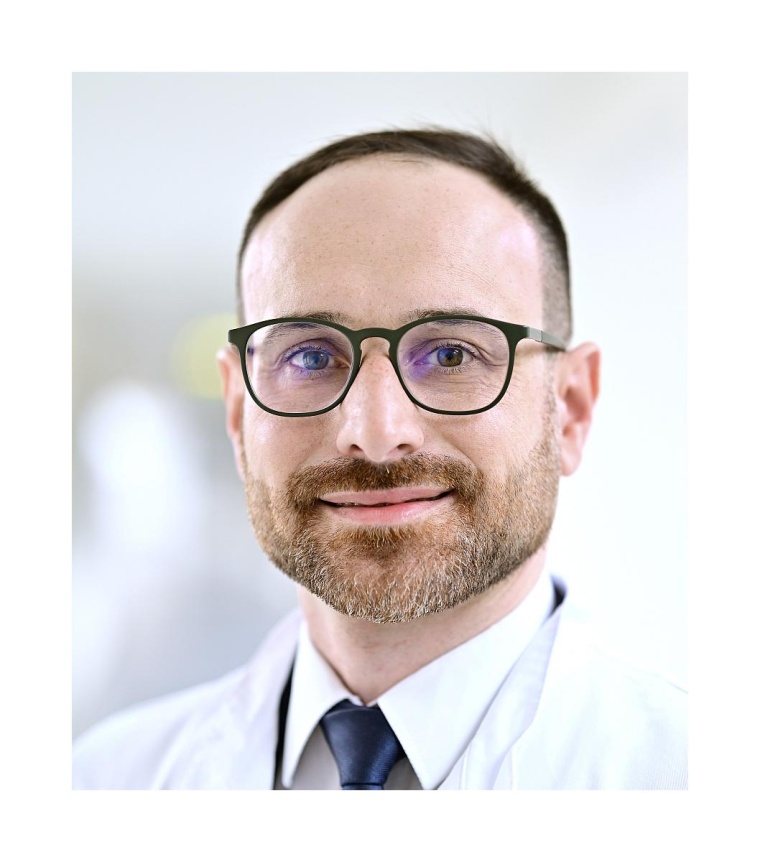 Dr. med. Hristo Kirov, Oberarzt an der Klinik für Herz- und Thoraxchirurgie...