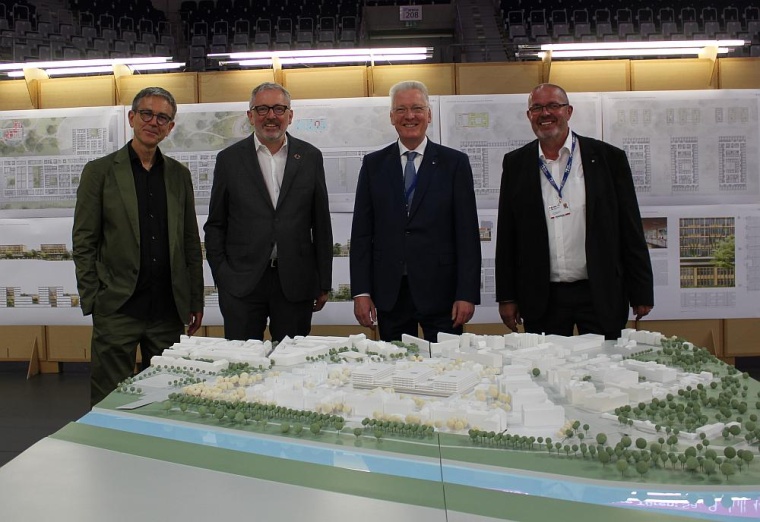 (v.l.n.r.:) Prof. Ludwig Wappner, Vorsitzender des Preisgerichts;...