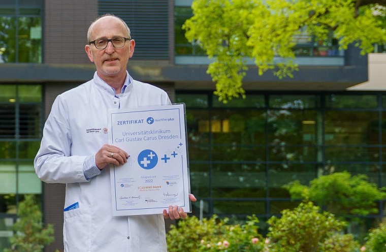 Das Uniklinikum wird zum rauchfreien Krankenhaus: Prof. Dirk Koschel, Leiter...