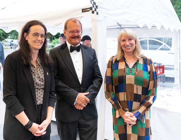 Eine der Überraschungsgäste bei der Feierstunde zum 20. Dienstjubiläum von...