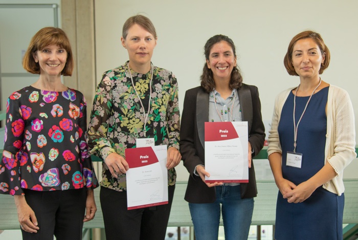 Preisverleihung auf dem 18. HepNet Symposium (v. l. n. r.): Prof. Dr. Elke...