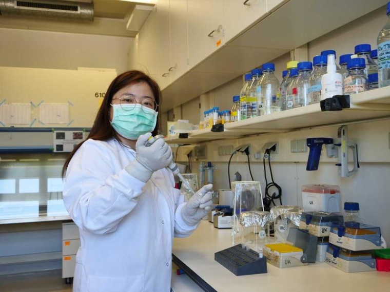 Dr. Fangfang Chen hat das Molekül Ithaconsäure charakterisiert. Foto:...