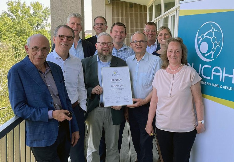 Teilnehmerinnen und Teilnehmer der Gründungsveranstaltung v.l.n.r: Prof....