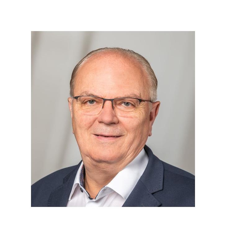 Prof. Dr. Joachim Szecsenyi, Seniorprofessor der Universität Heidelberg,...