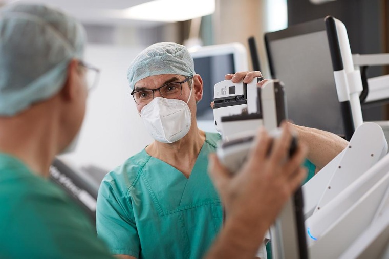 Das Team um Prof. Dr. med. Jan Roigas verfügt über eine große Expertise mit...