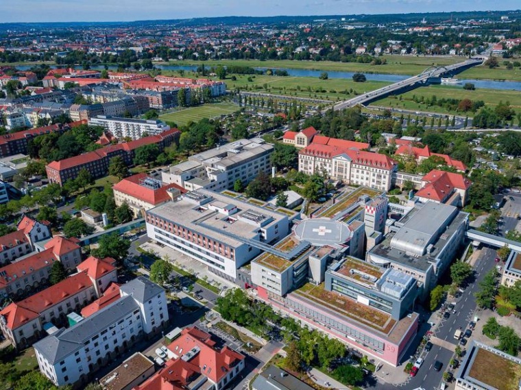 Der Gebäudekomplex mit dem Chirurgischen Zentrum (Häuser 32 und 59) gehört...