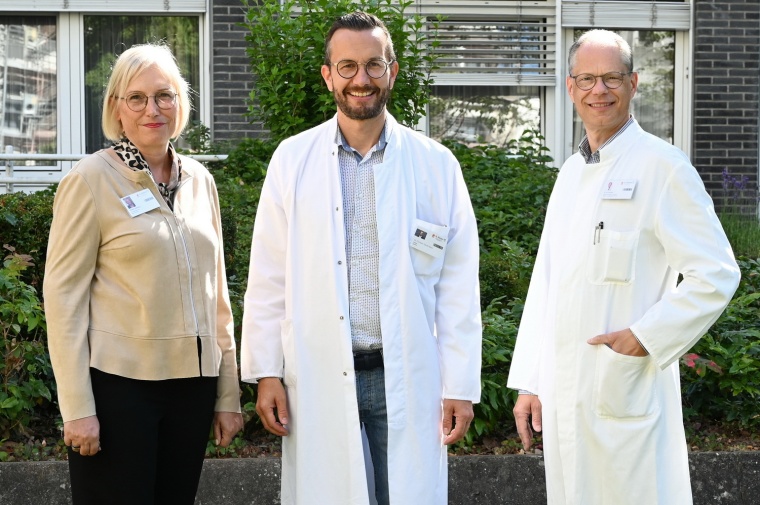 Nehmen den neuen Chefarzt der Akutgeriatrie, Dr. Christian David Kautz, gerne...