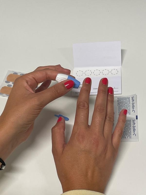 Solch ein Testkit bekommen die Probandinnen und Probanden zugesandt. Foto:...