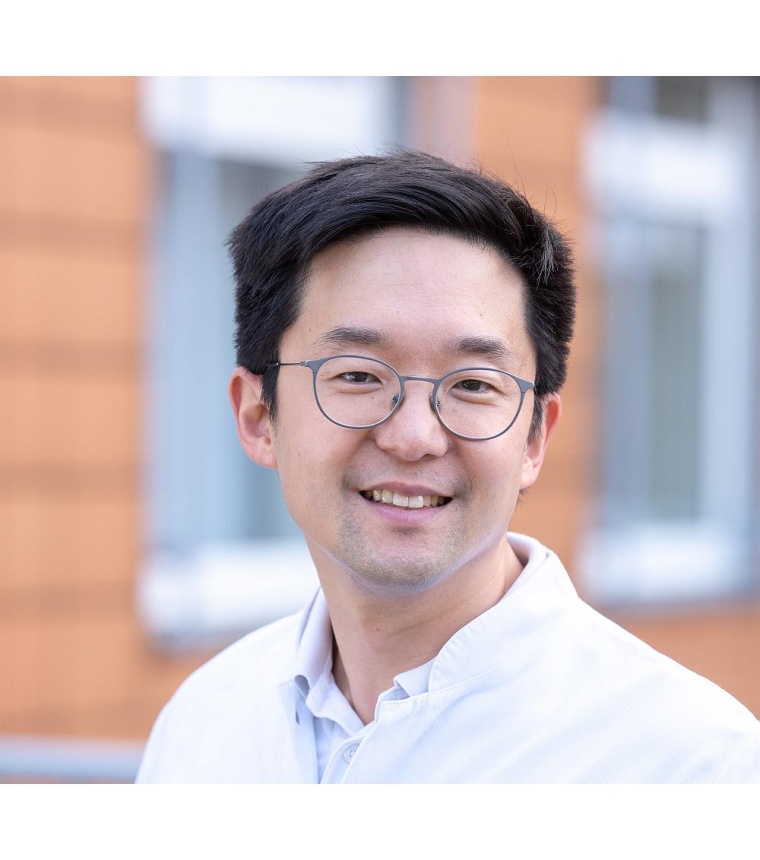 Neuer Chefarzt der Klinik für Neurologie: PD Dr. Chi-un Choe. Foto: Heiderose...