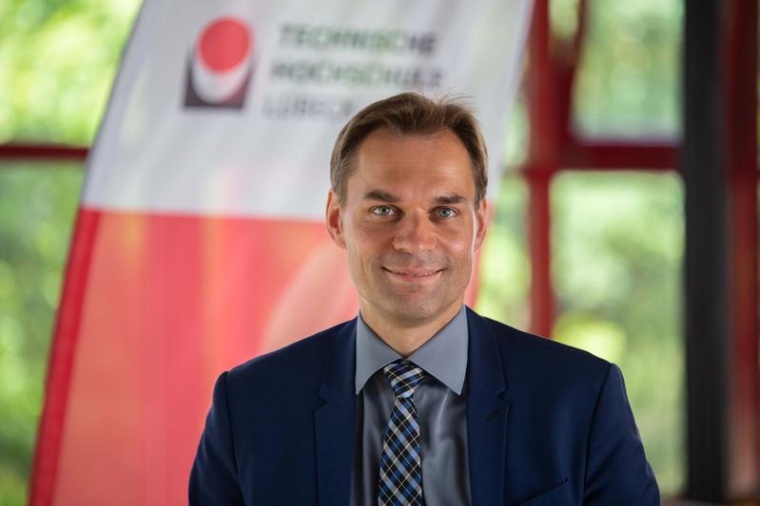 Ulf Pilz kommt aus der Praxis zurück an die Hochschule und lehrt seit dem...