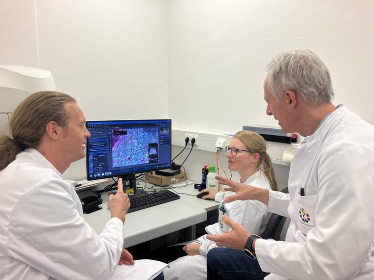 (v.l.:) Sven Liffers, Laura Godfrey, Jens Siveke, Foto: AG Siveke, UDE/UK Essen