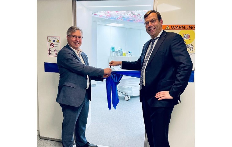 Geschäftsführer Arist Hartjes und Radiologie-Chefarzt Priv.-Doz. Dr. med....